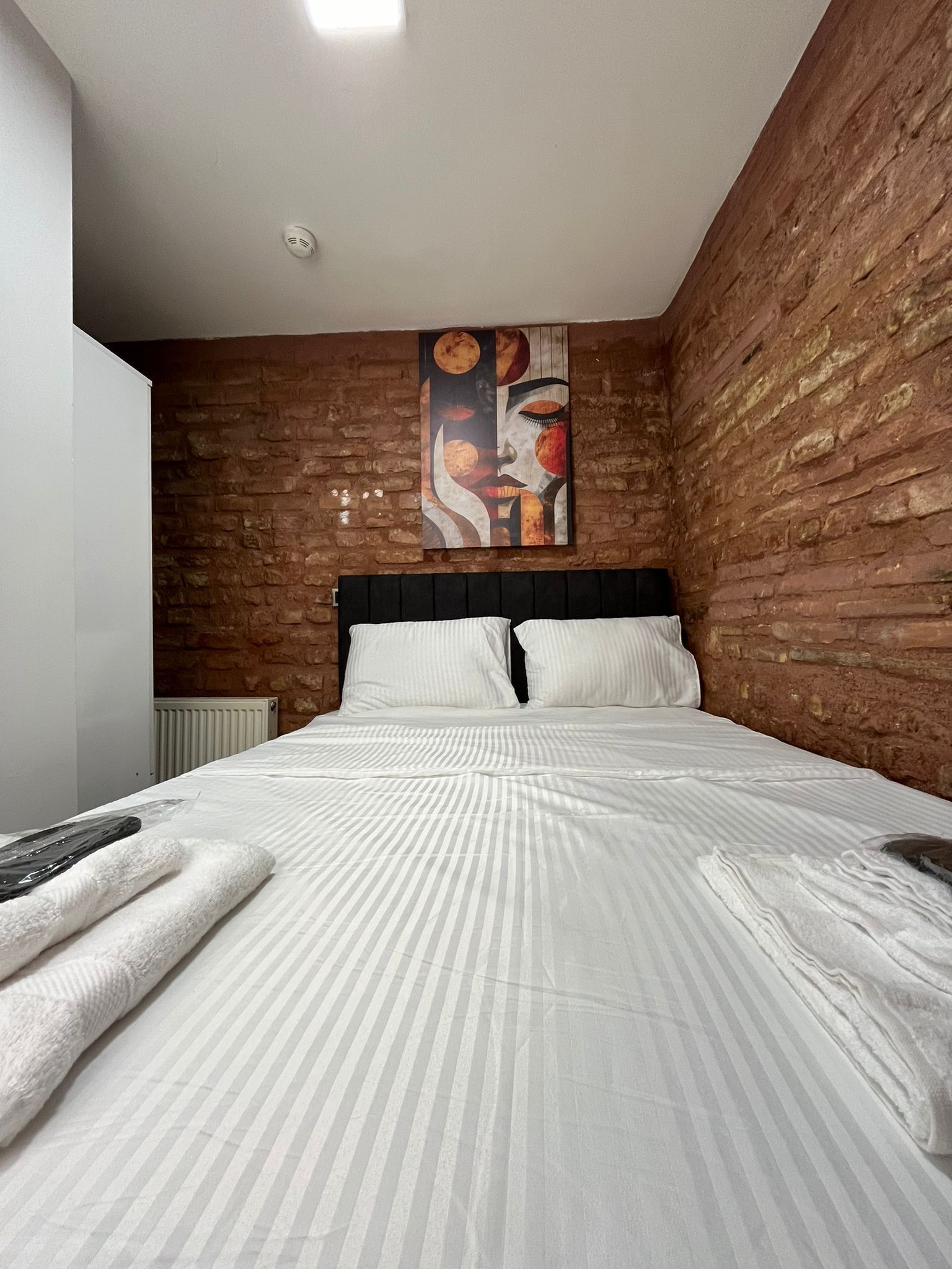 Economy-studiolejlighed | Pengeskab på værelset, mørklægningsgardiner, lydisolering