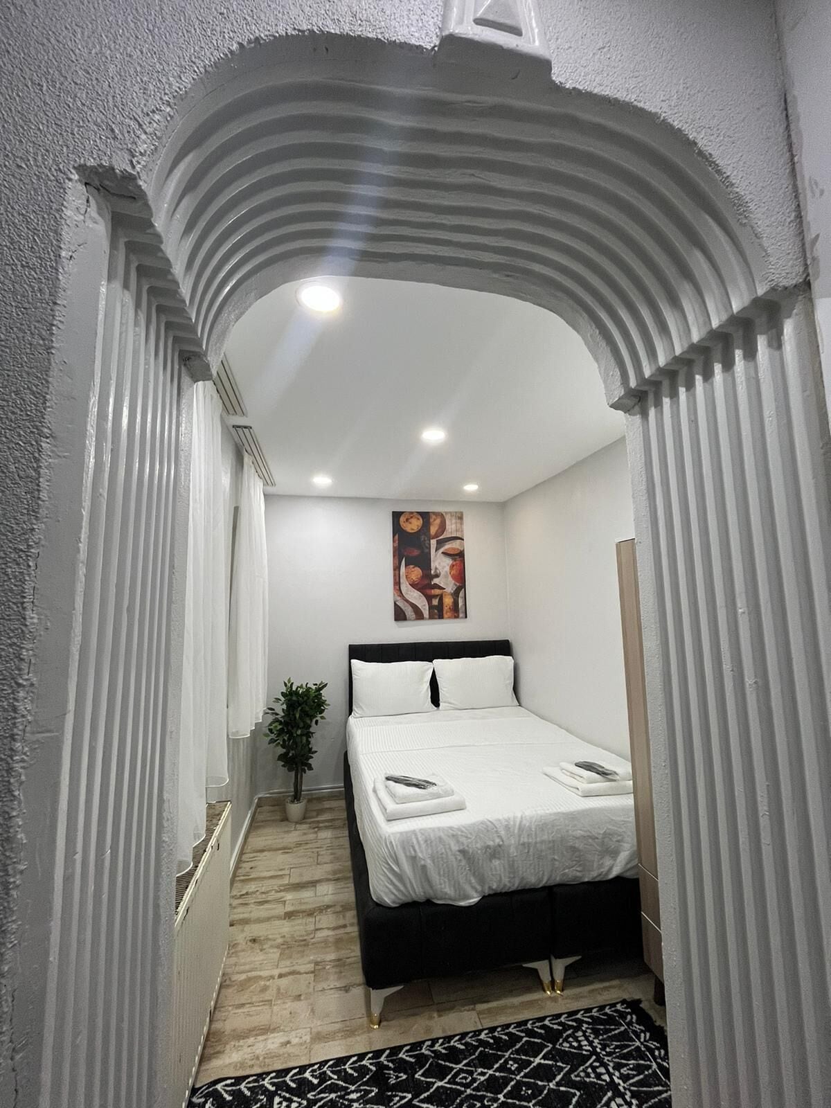 Standard Room | In-room safe, blackout curtains, soundproofing, iron/ironing board