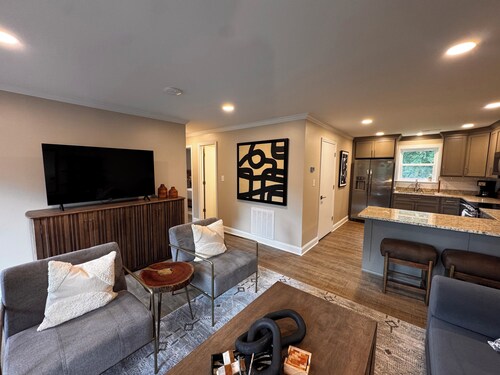 Quaint 2-bedroom apartment Historic downtown Florence