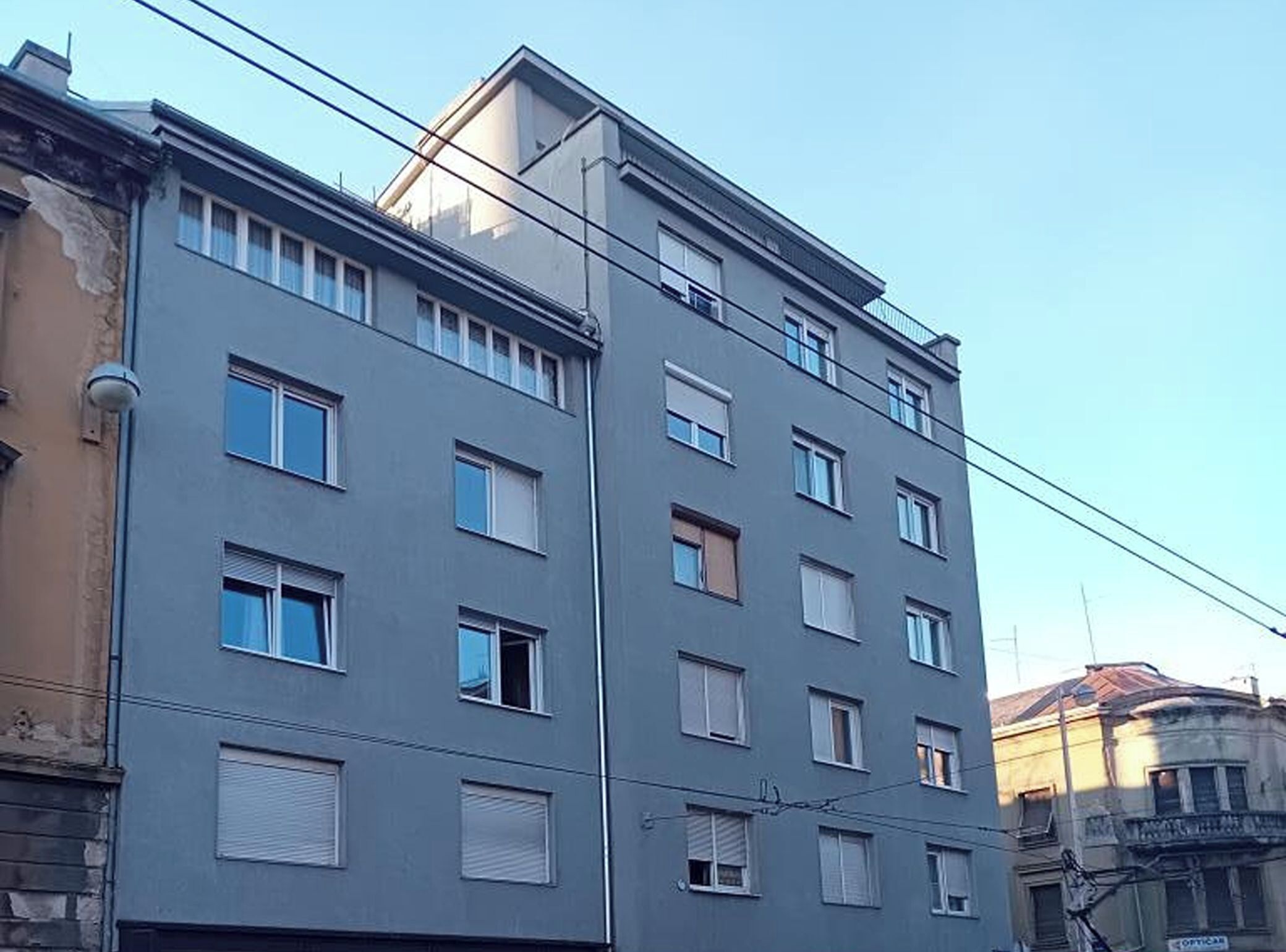 施設の正面
