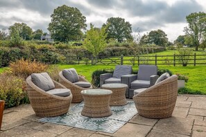 Terrace/patio - Spacious Home, Hot Tub, Gym, Games Room & Garden (Hardington Mandeville)