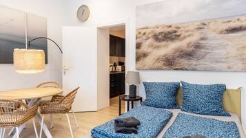 Iron/ironing board, WiFi, bed sheets