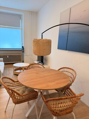 Dining - Cosy Apartment Wedding (Berlin)