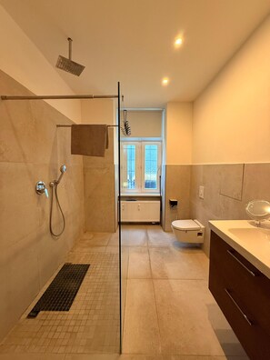 Bathroom - Cosy Apartment Wedding (Berlin)
