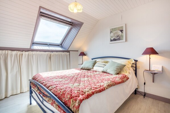 WiFi, bed sheets