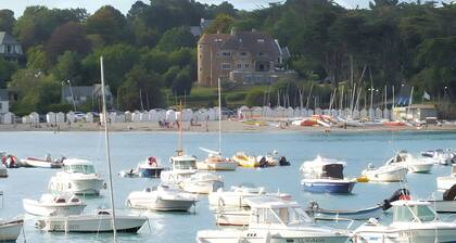 T Annick - Chambre port manech