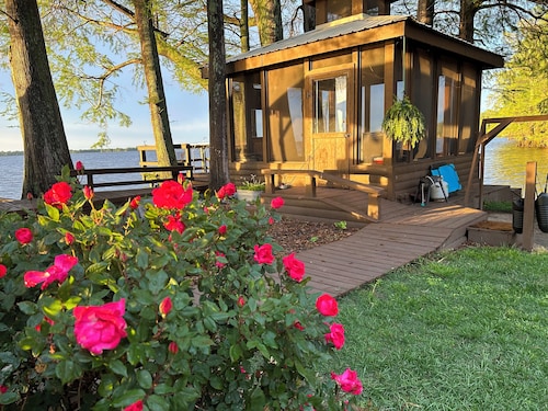 Tranquility Base II: Lakeside Get a Way on Reelfoot Lake ! Sleeps 4-6