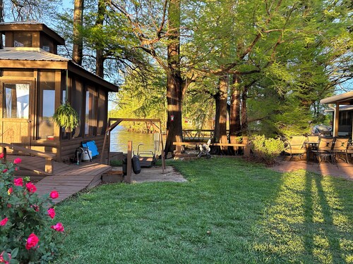 Tranquility Base II: Lakeside Get a Way on Reelfoot Lake ! Sleeps 4-6