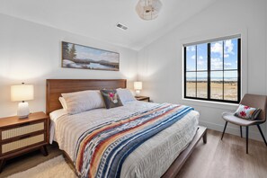 2 bedrooms, desk, free WiFi, bed sheets