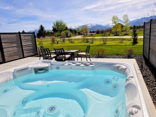 Mountainview Escape near Grand Teton and Jackson Hole with Outdoor Wellness Area