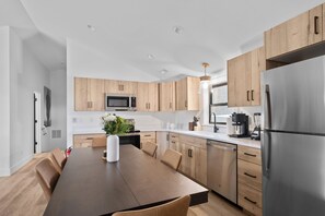 Fridge, microwave, oven, stovetop - Mountainview Escape near Grand Teton and Jackson Hole with Outdoor Wellness Area (Driggs)