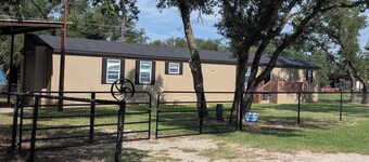 Cozy 3-bedroom mobile home in Lake Brownwood   Thunderbird Bay