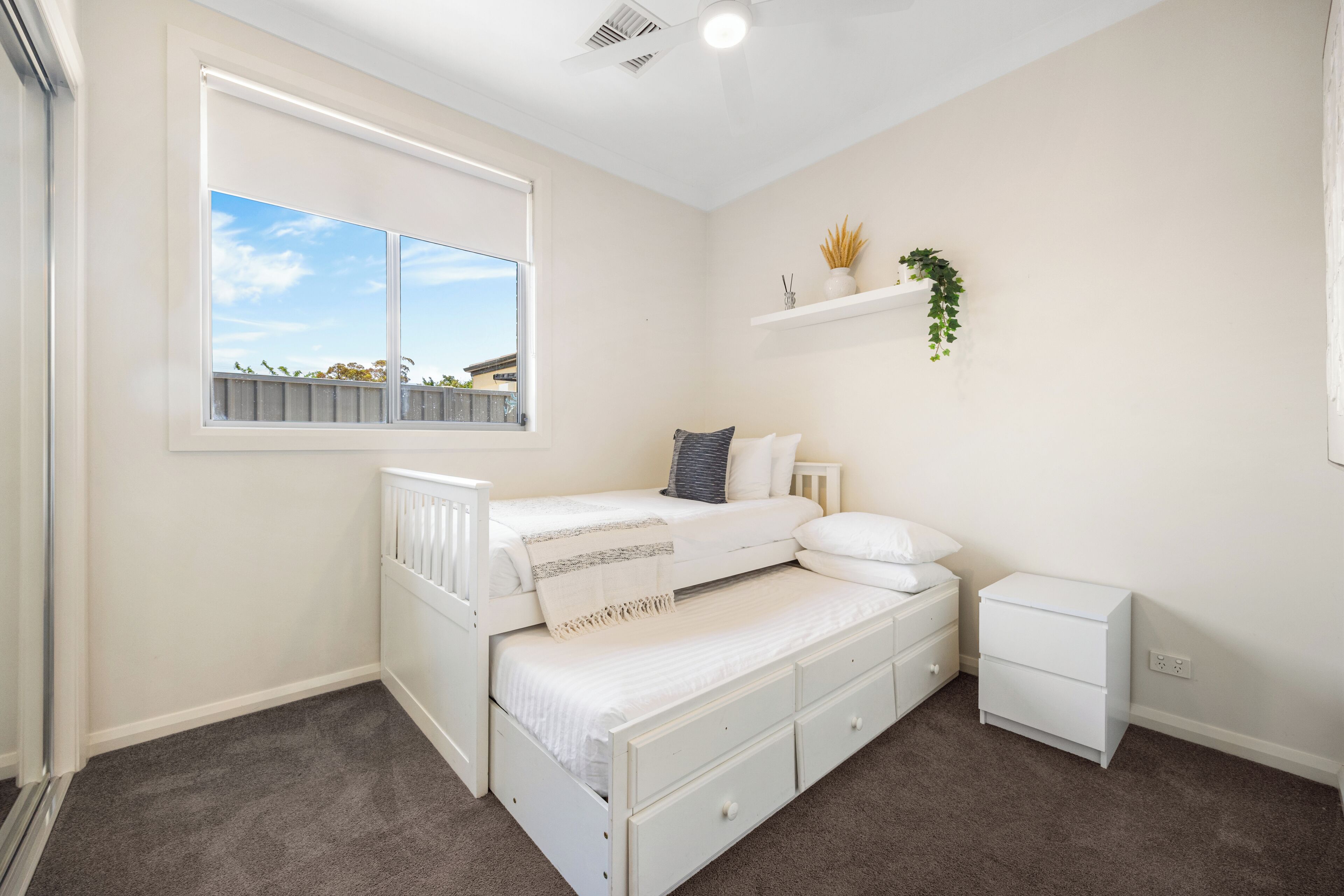 Bügeleisen/Bügelbrett, Reisekinderbett, WLAN, Bettwäsche