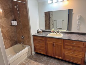Hair dryer, towels, soap, toilet paper - Lakefront house with private dock (Lake Cowichan)