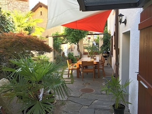 Outdoor dining - 3 houses with space for up to 20 people with an exceptional rustico atmosphere (Claro)