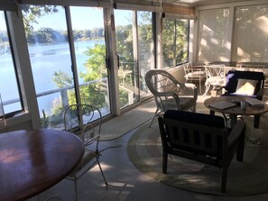Interior - Cozy waterfront Shelter Island house with panoramic views. Pet-friendly! (Shelter Island)