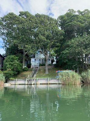 Exterior - Cozy waterfront Shelter Island house with panoramic views. Pet-friendly! (Shelter Island)