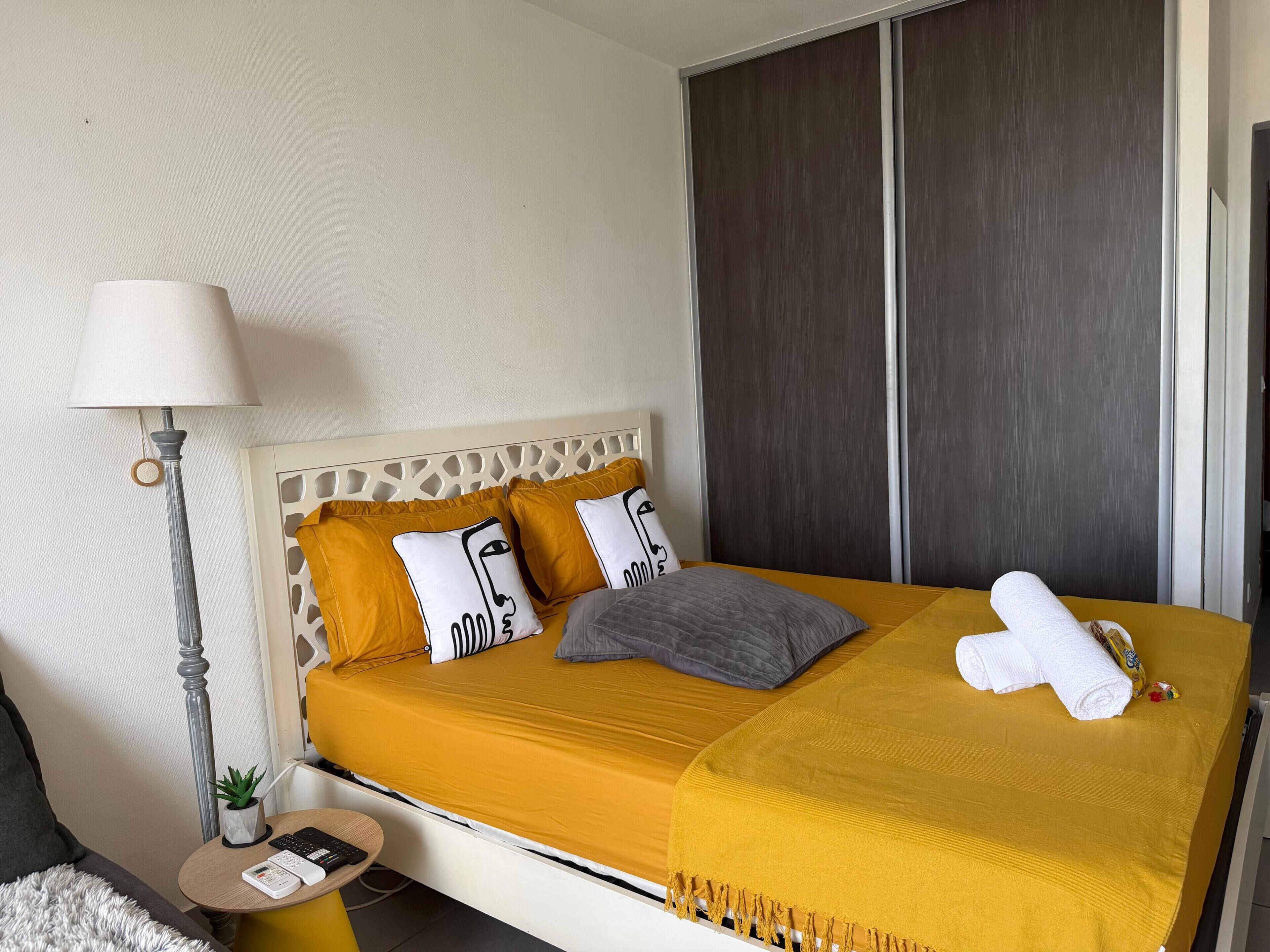 Skrivebord, strygejern/strygebræt, gratis Wi-Fi, sengetøj