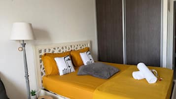 Skrivebord, strygejern/strygebræt, gratis Wi-Fi, sengetøj