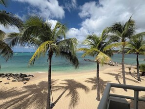 Beach nearby - Charming studio with the beach at your feet & pool access (Marigot)