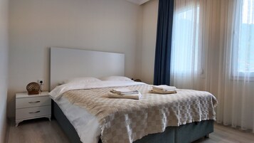 Comfort Studio, Balcony, Mountain View | Desk, laptop workspace, free WiFi