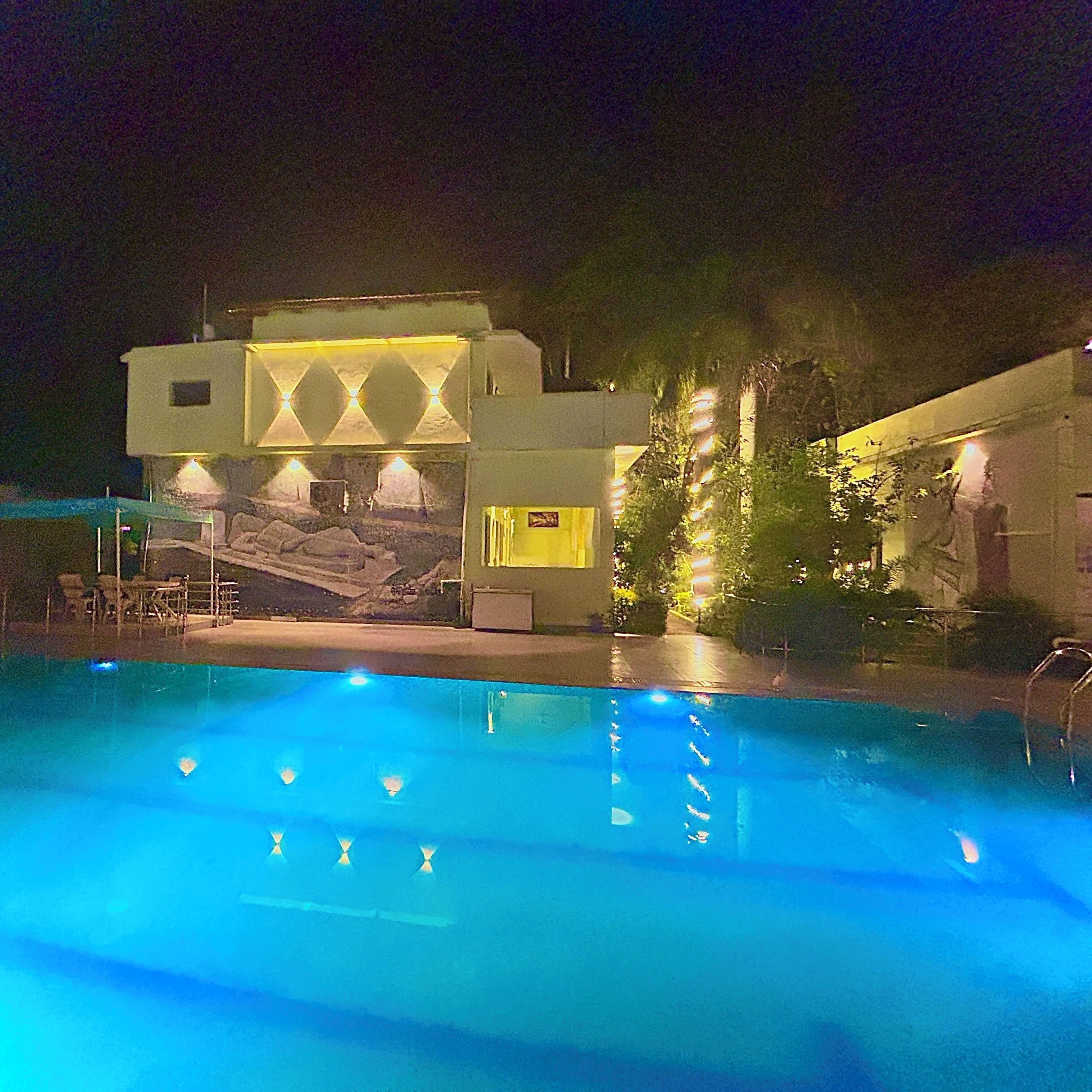 المنشأة من الخارج