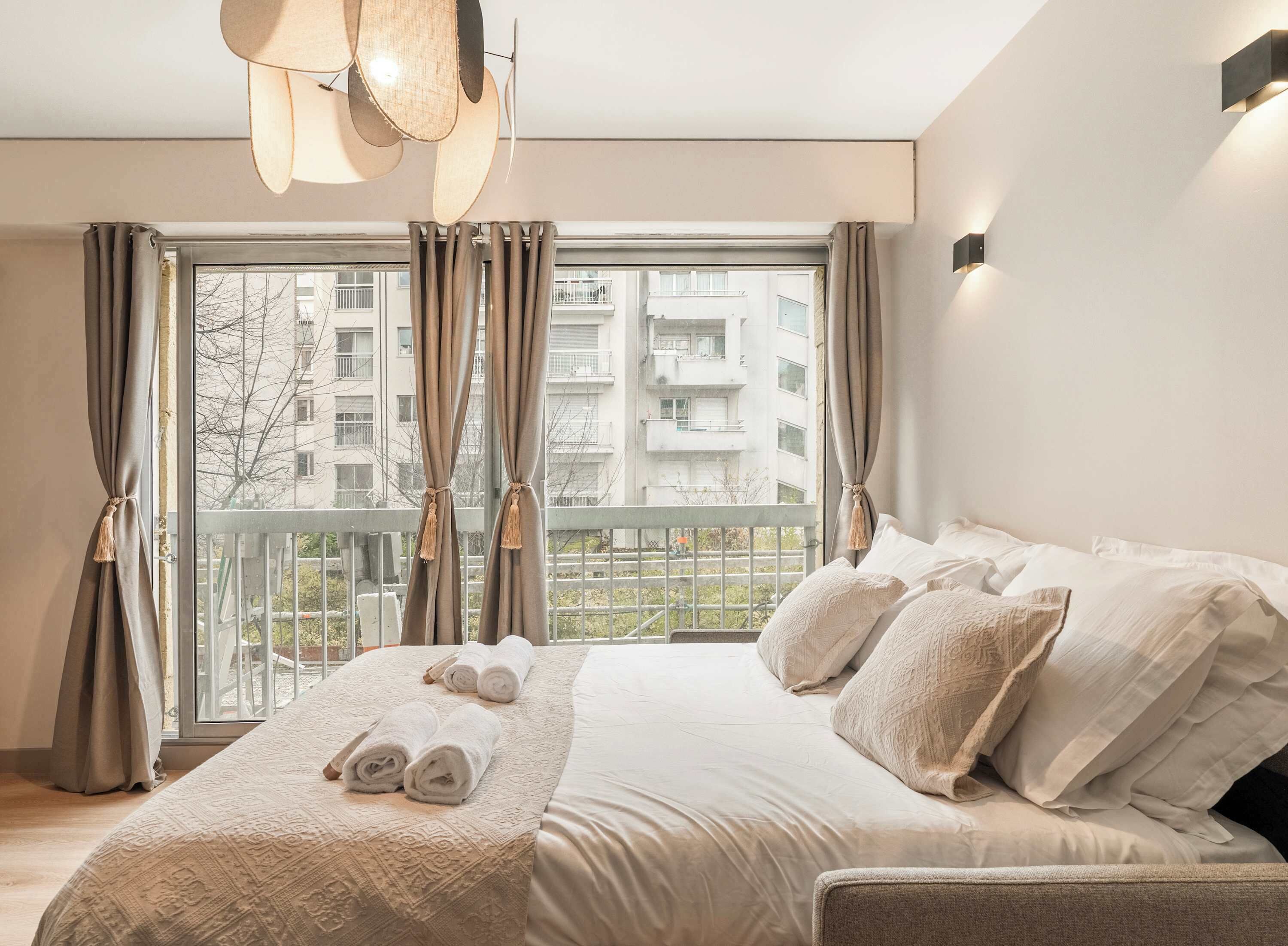 Iron/ironing board, travel cot, WiFi, bed sheets