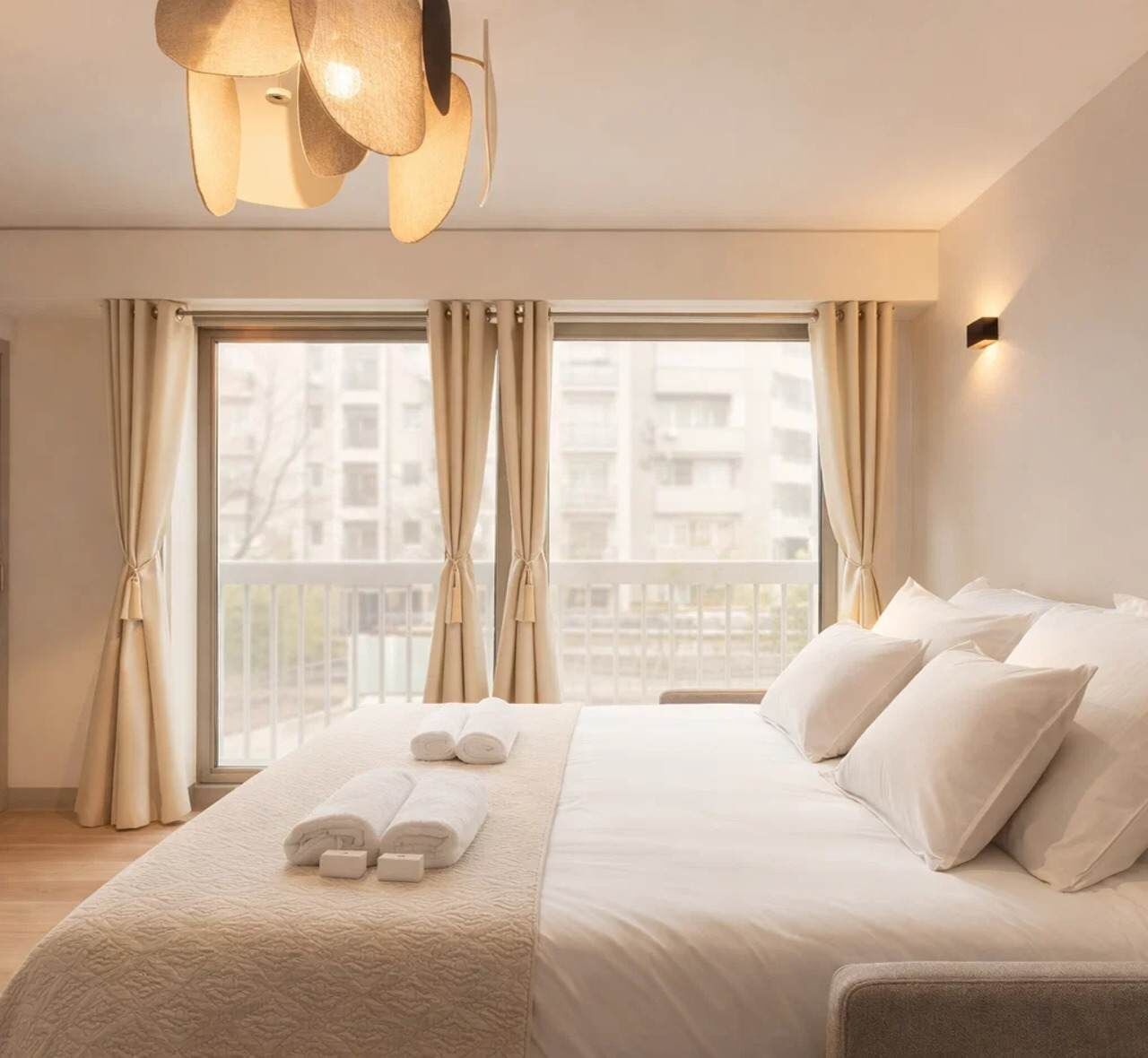 Iron/ironing board, travel cot, WiFi, bed sheets