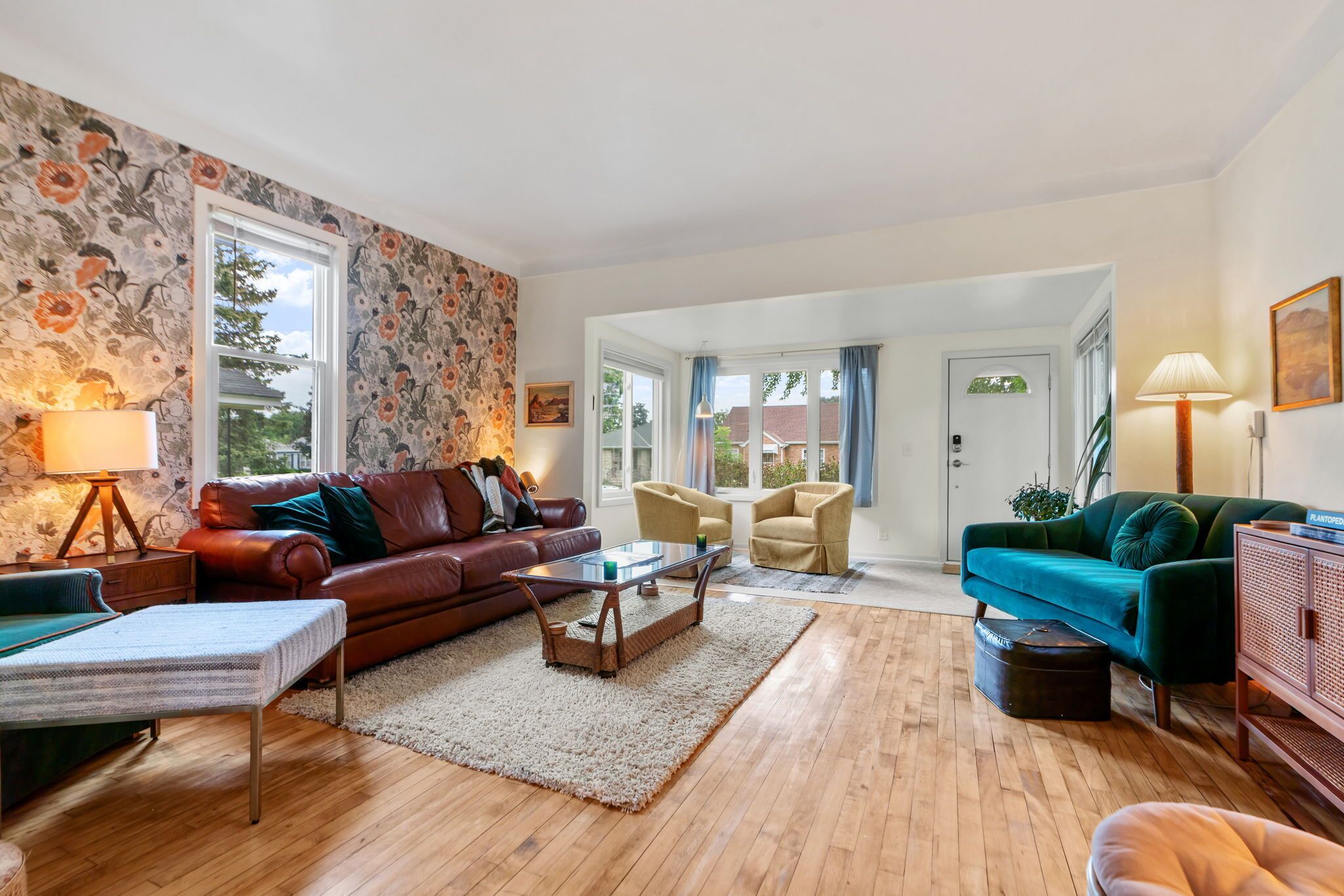 Talo (3 Bedrooms) | Oleskelualue | Televisio, kirjoja