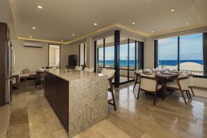 Dining - Ocean Views from all Rooms - Private Hot Tub (Cozumel)