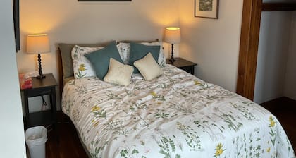 Cozy Stonehouse, located just on the outskirts of Aylmer