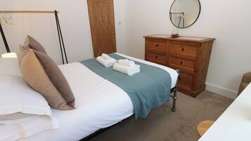 3 bedrooms, individually decorated, individually furnished, free WiFi