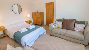 3 bedrooms, individually decorated, individually furnished, free WiFi