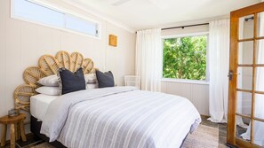 Bügeleisen/Bügelbrett, Reisekinderbett, kostenloses WLAN, Bettwäsche