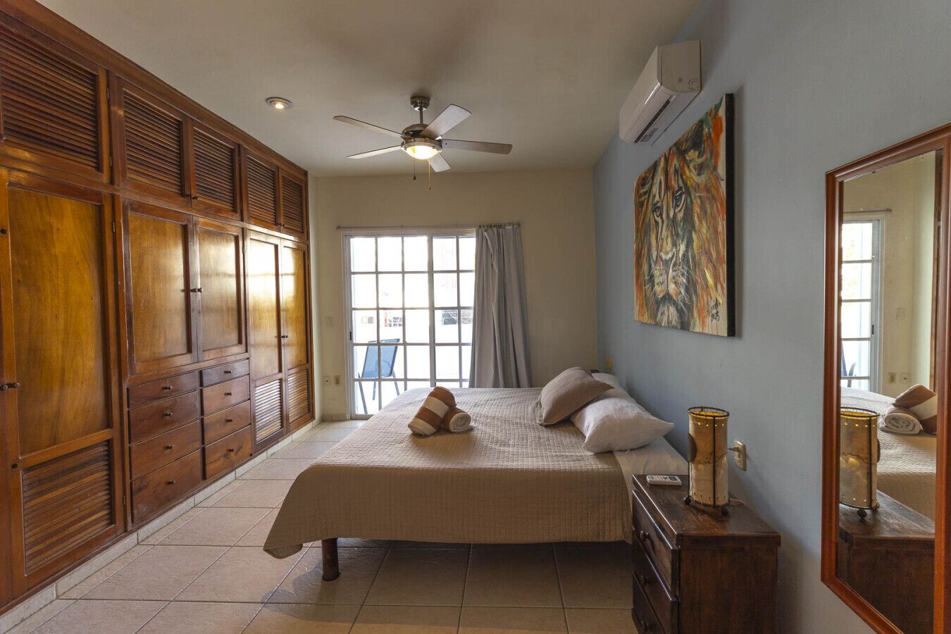 Free WiFi, bed sheets