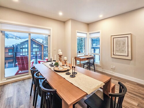 New 4 bdr at Nordix w/ private hot tub