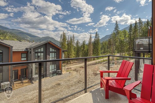 New 4 bdr at Nordix w/ private hot tub