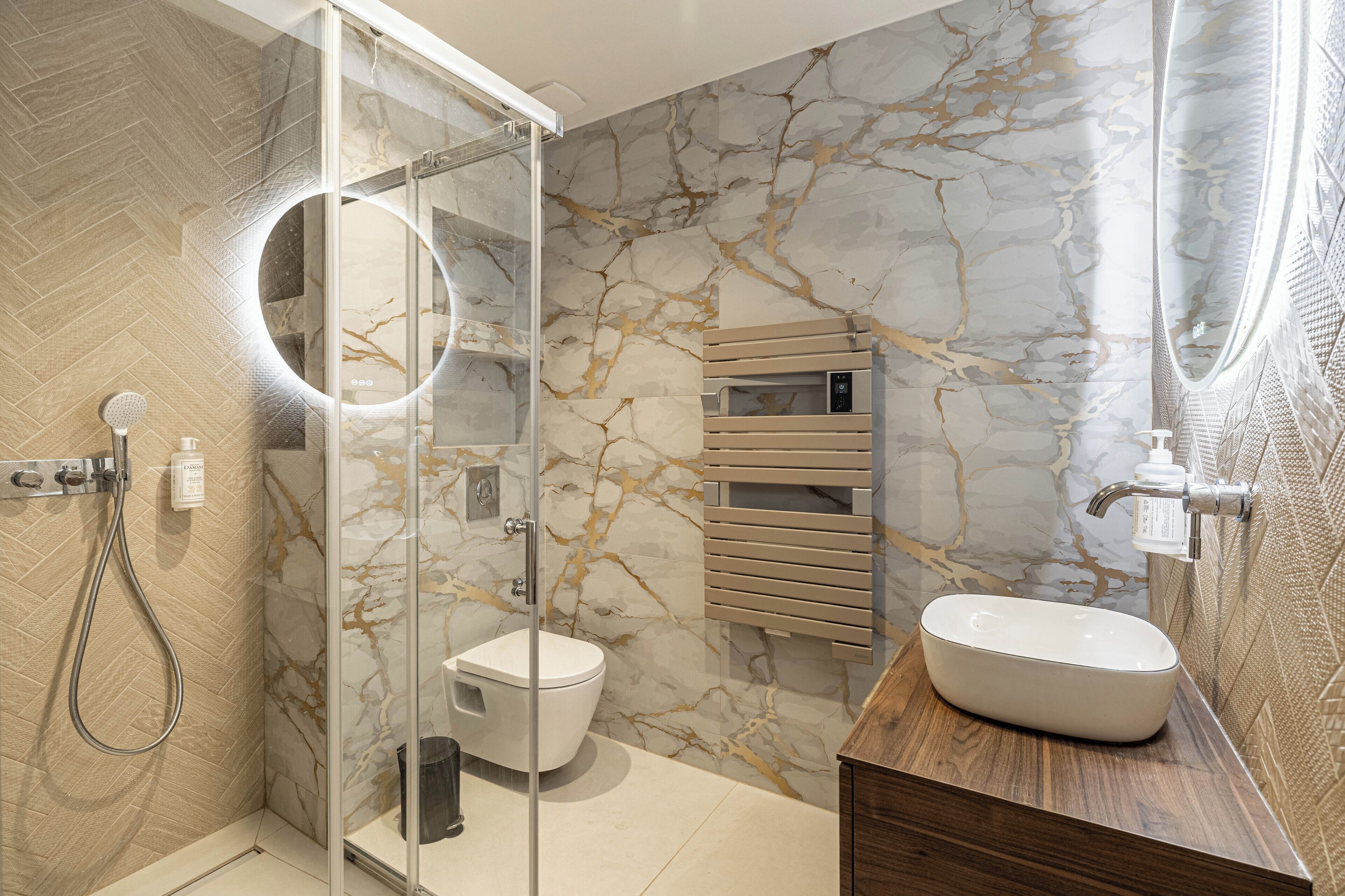 Shower, free toiletries, hair dryer, towels