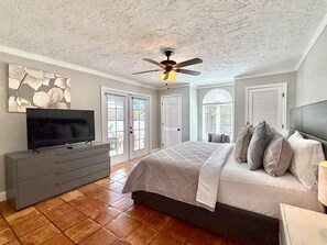 5 habitaciones, tabla de planchar con plancha y wifi gratis