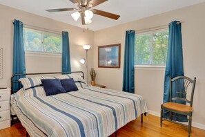 3 bedrooms, iron/ironing board, WiFi, bed sheets - Family Friendly, 3 KIngs, Full Kitchen, Pet friendly in a quiet neighborhood (Rossville)