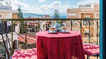 Luxe appartement, terras, uitzicht op zee | Woonruimte