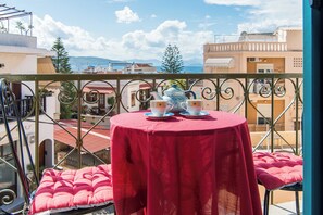 Comfort Apartment, Patio, Courtyard View | Living area - Aegina Town The Stone House (Aegina)