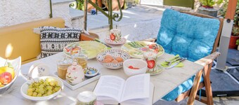 Aegina Town The Stone House 