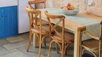 Comfort appartement, patio, uitzicht op binnenplaats | Woonruimte