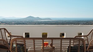 Outdoor dining - Villa THÉA II, Villa THÉA Naxos (Vivlos)