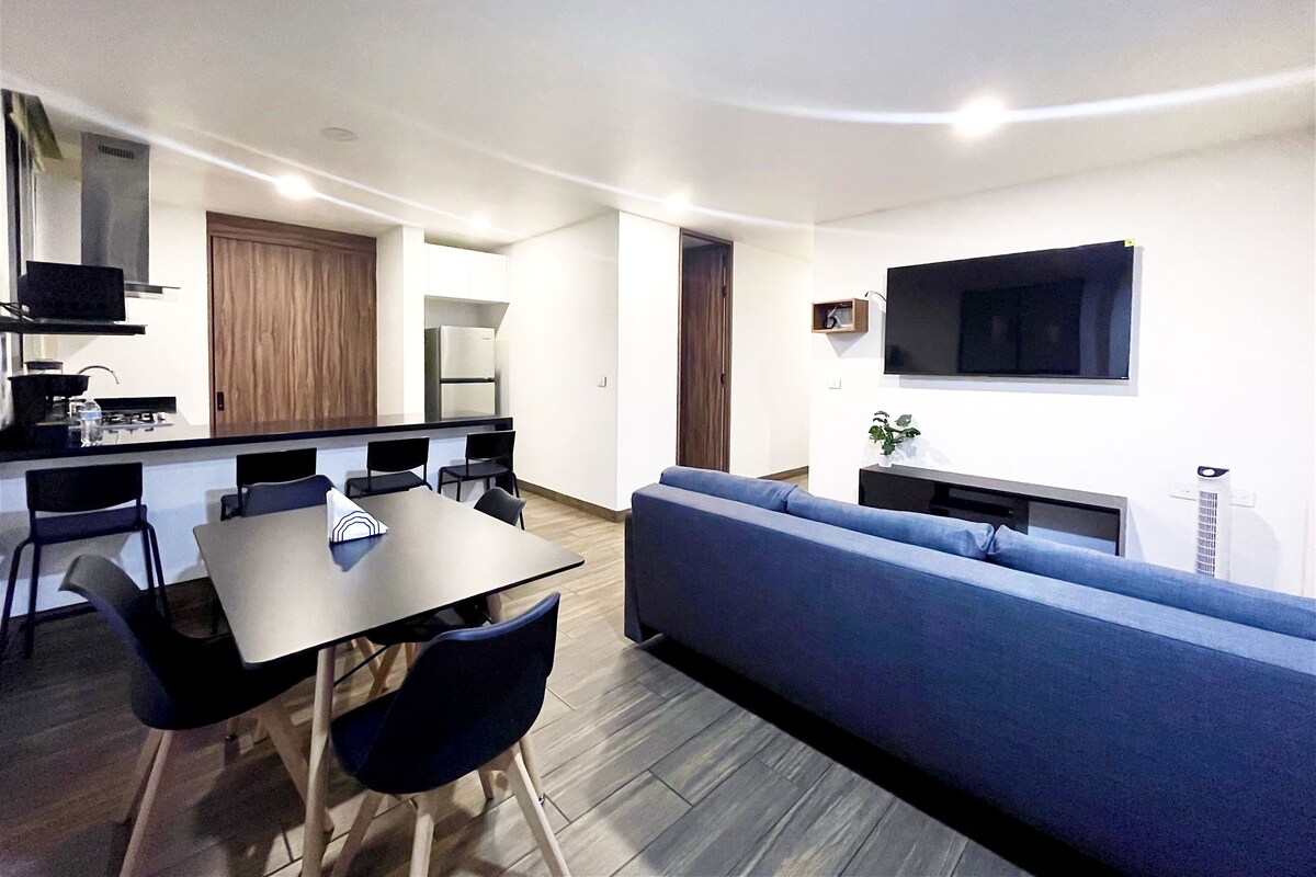 Apartment, 3 Bedrooms, Ground Floor | Ruang tamu | 75 inci sebuah televisyen pintar dengan digital 