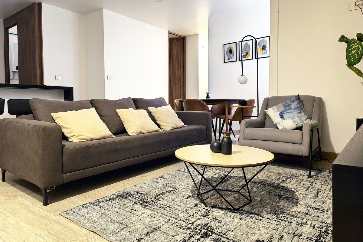 Apartment, 3 Bedrooms | Ruang tamu | 75 inci sebuah televisyen pintar dengan digital 