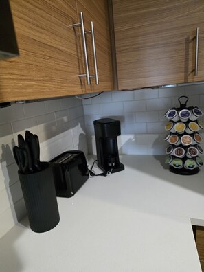 Interior - Cozy 1-bedroom apartment with Swimming pool, Bars&Restaurants a walk away. (Charlotte)