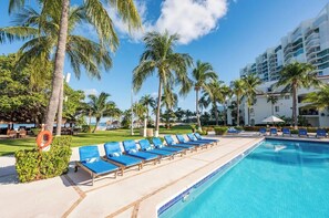 Pool - Private Oasis, Sleeps 8, Ocean Views | Three Bedroom Villa | Beachscape Kin Ha (Cancún)