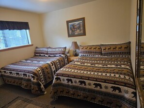 Bed sheets - Cabin #12B Downstairs (Pinetop-Lakeside)